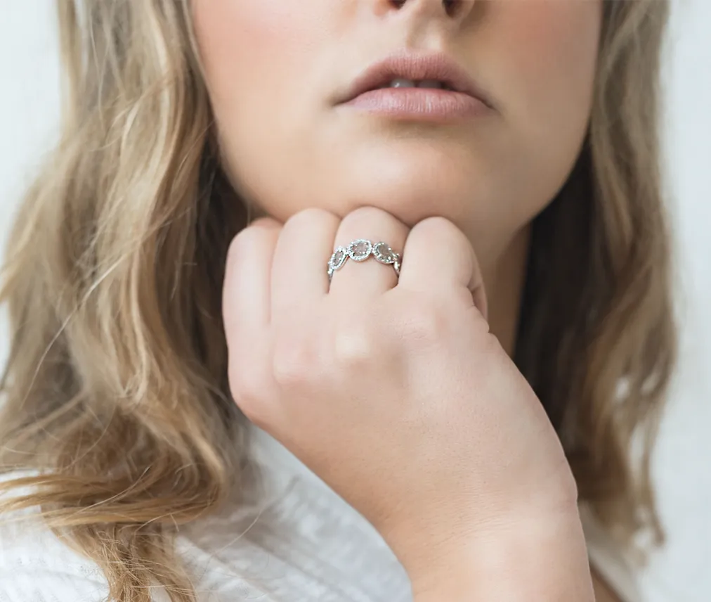 SLICED 5 DIAMOND RING WITH PAVÉ SURROUND