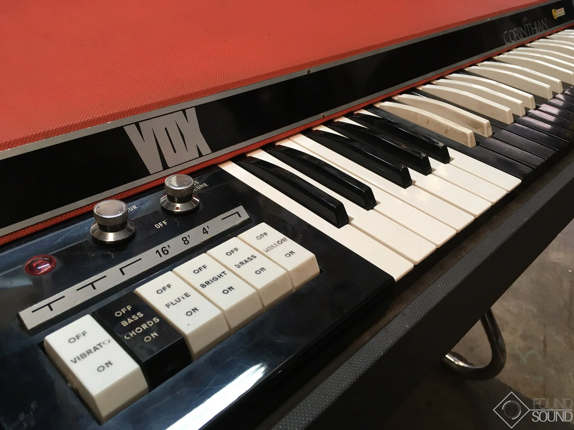 VOX Corinthian