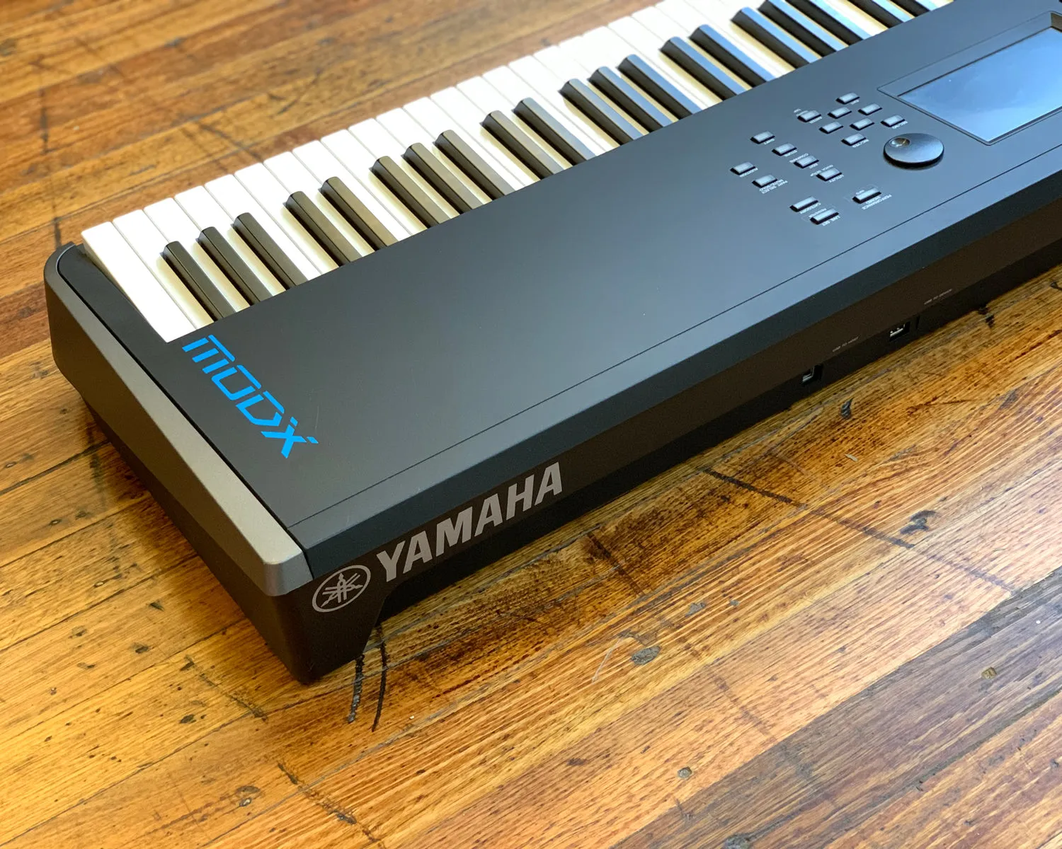 YAMAHA ModX8 - 88-Key GHS Action Synthesizer